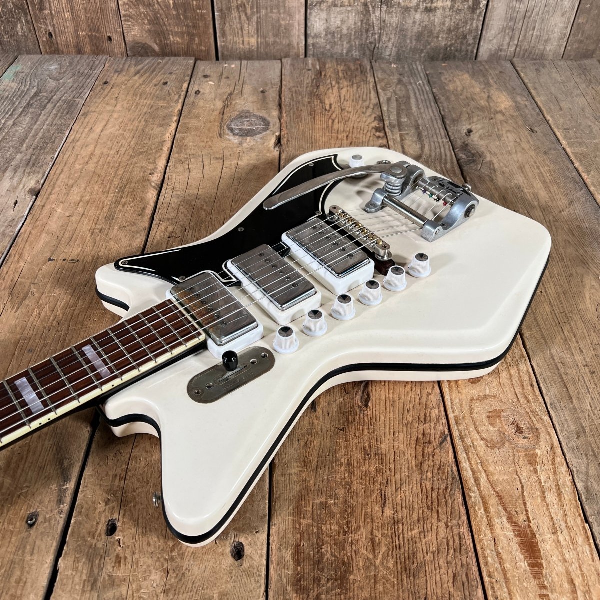 SOLD - Airline Professional White Res - O - Glass All Original Orig Case 1964 - Mahar's Vintage Guitars