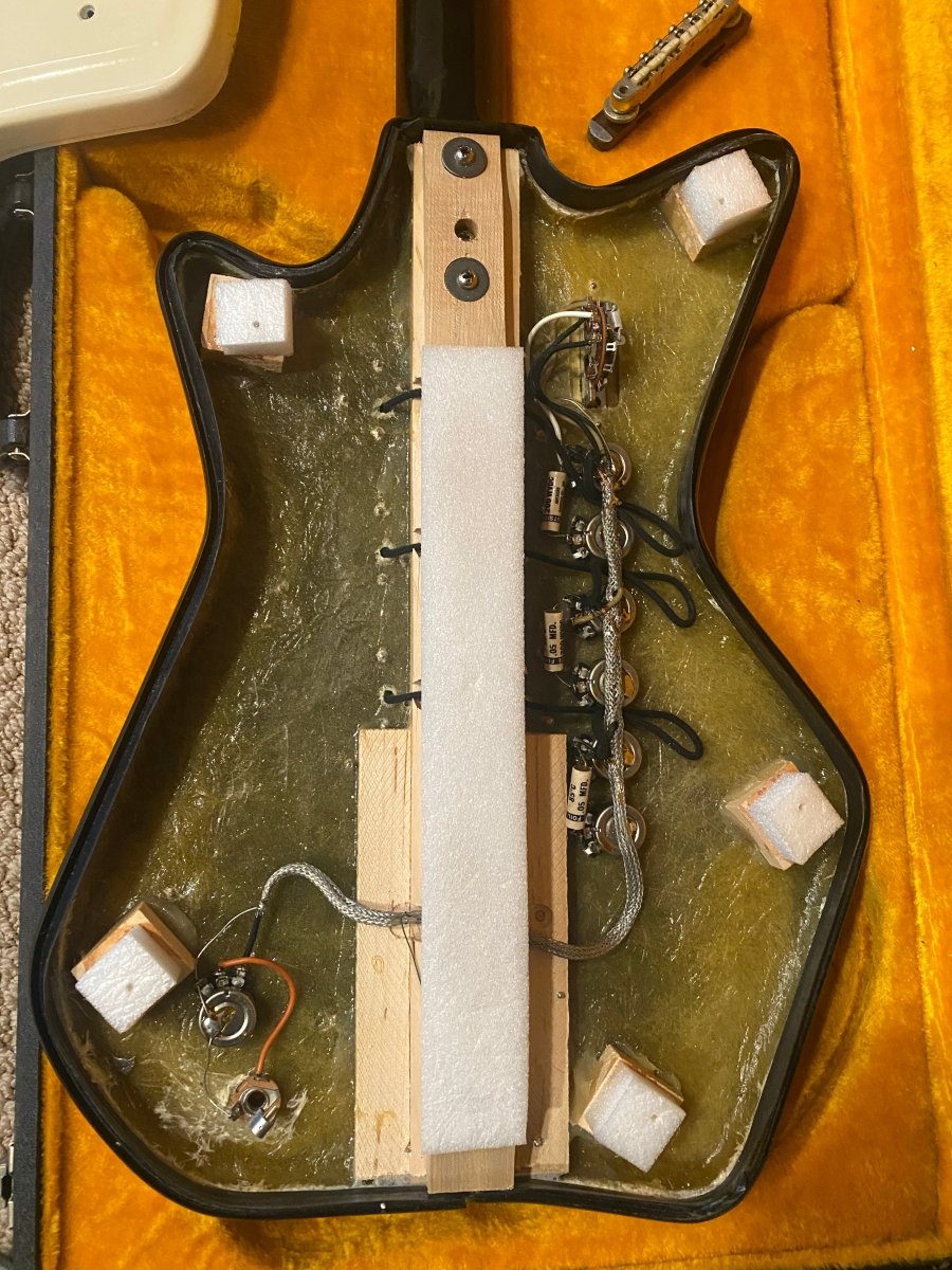 SOLD - Airline Professional White Res - O - Glass All Original Orig Case 1964 - Mahar's Vintage Guitars