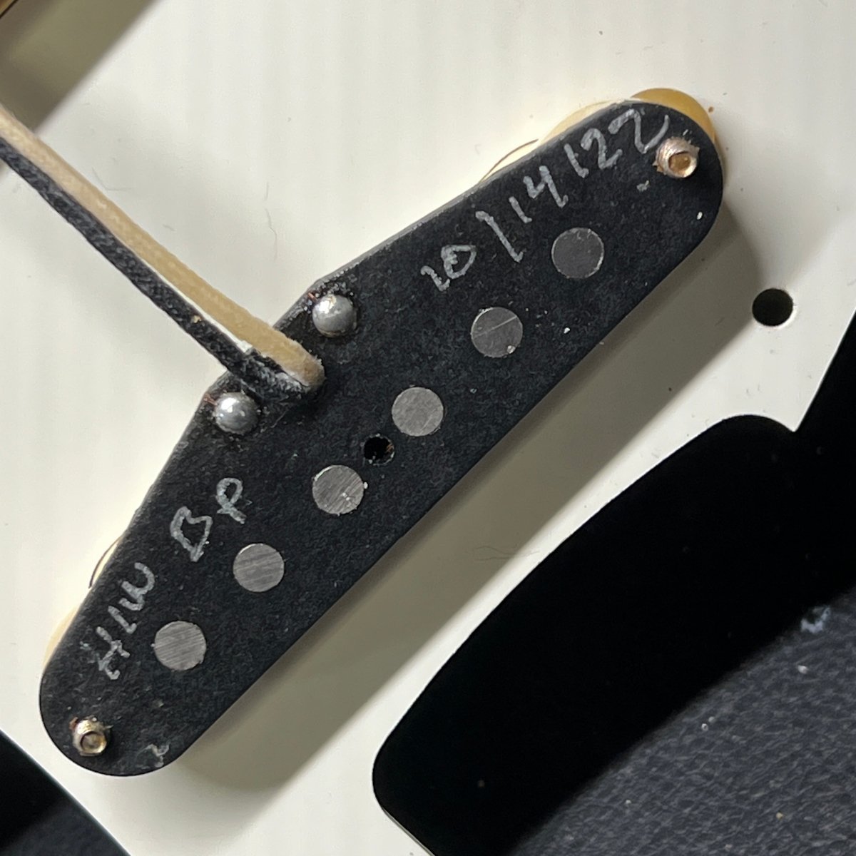 SOLD - Fender 1957 Strat Relic Aged HLE 2022 Gold Relic 7.5 lbs! - Mahar's Vintage Guitars