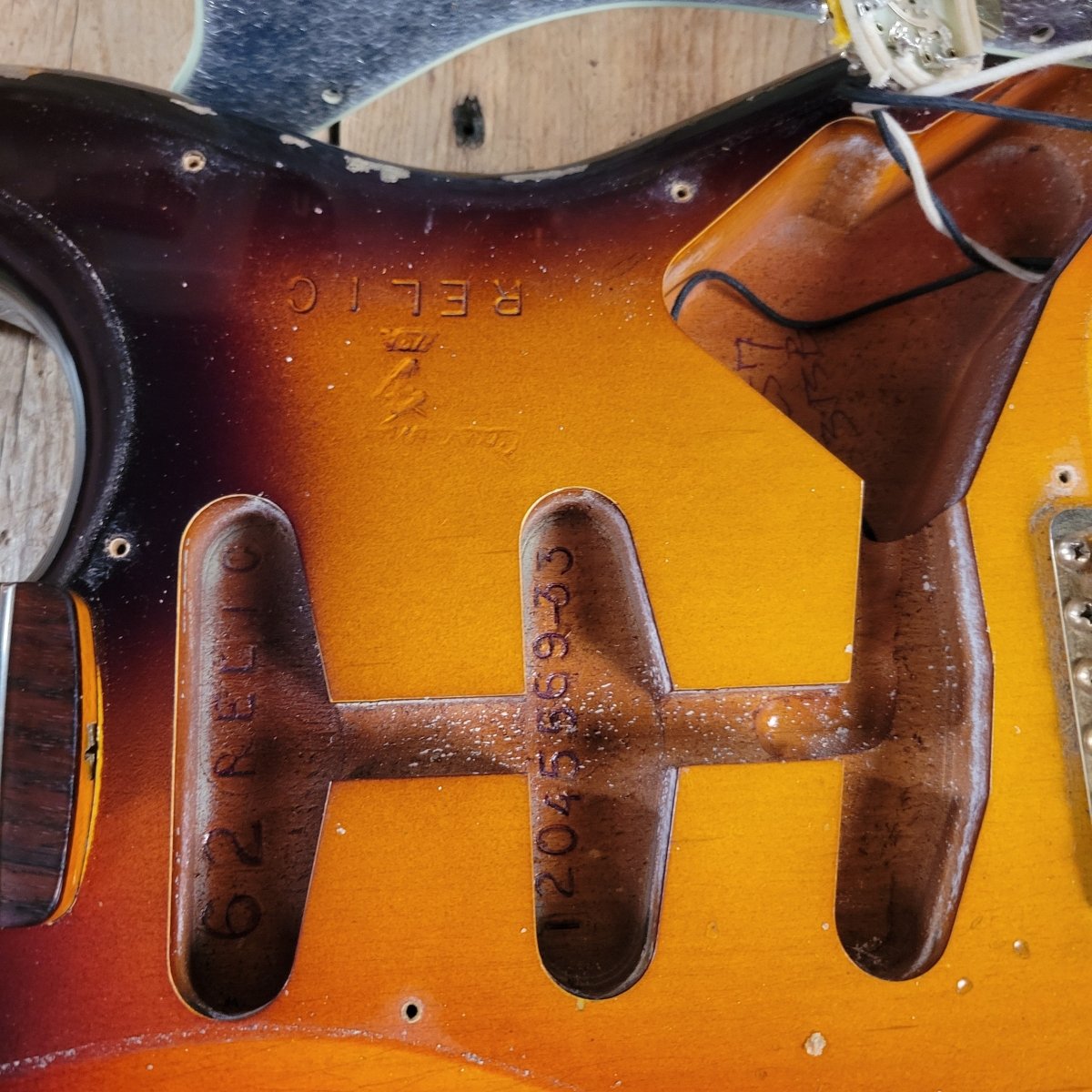 SOLD - Fender 1962 Stratocaster Heavy Relic Gold Hardware 2019 - Mahar's Vintage Guitars