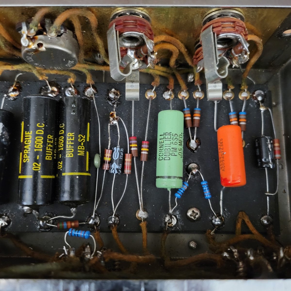 SOLD - Fender Bassman 5F6 - A Tweed Narrow Panel Guitar Amp Retweed 1960 - Mahar's Vintage Guitars