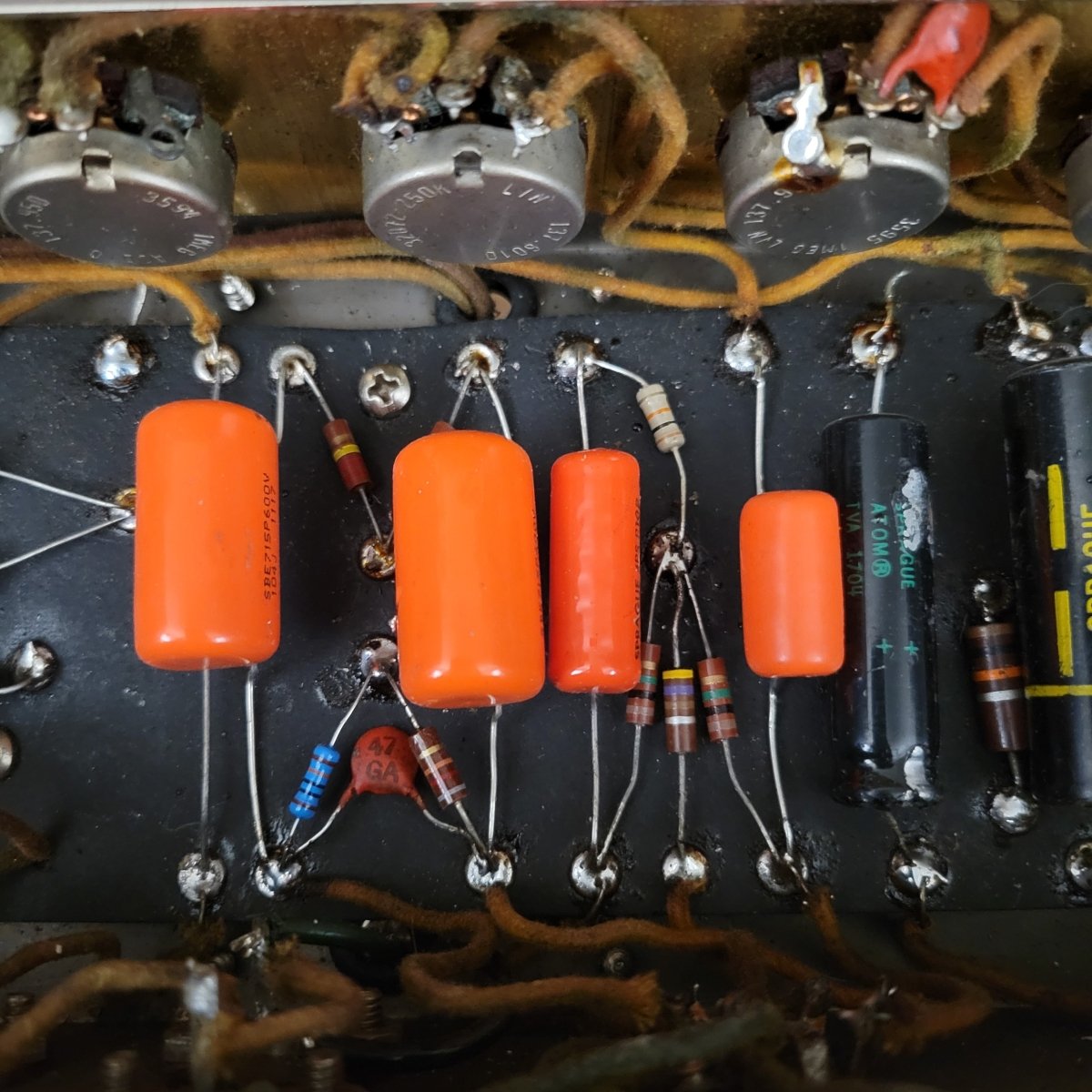 SOLD - Fender Bassman 5F6 - A Tweed Narrow Panel Guitar Amp Retweed 1960 - Mahar's Vintage Guitars