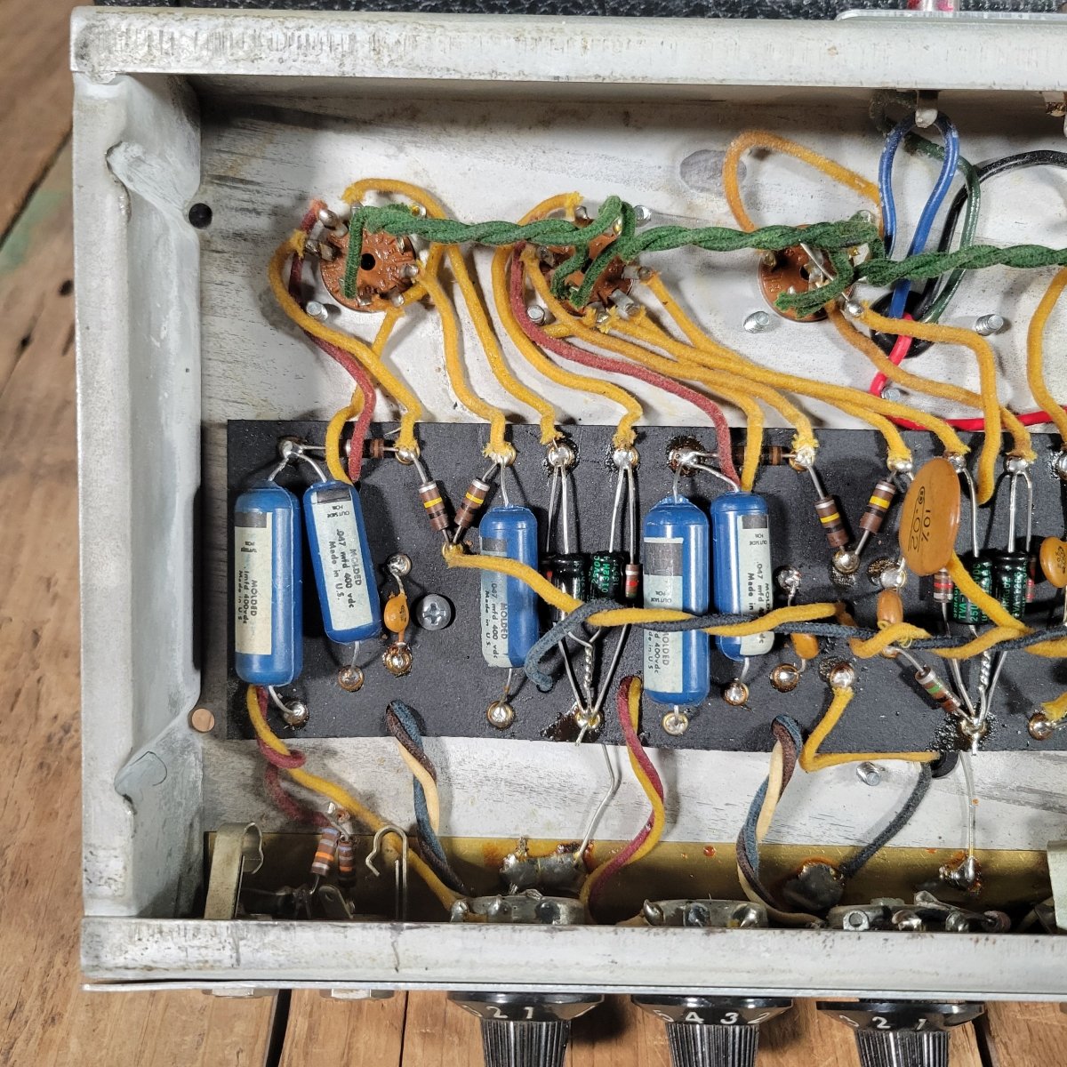 SOLD - Fender Deluxe Reverb AB763 Black Panel 1967 - Mahar's Vintage Guitars