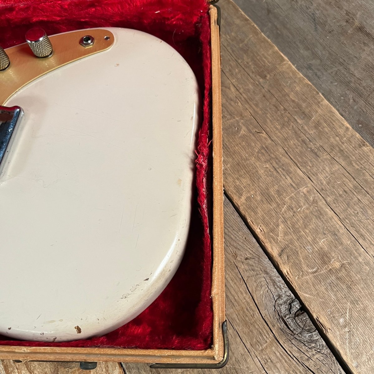 SOLD - Fender Duo Sonic 1958 Desert Sand - Mahar's Vintage Guitars