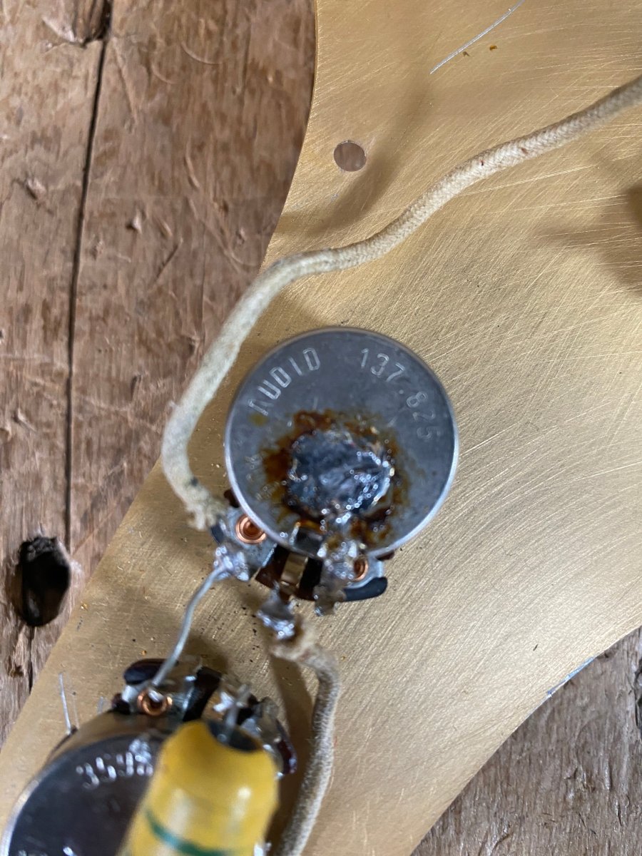 SOLD - Fender Duo Sonic 1958 Desert Sand - Mahar's Vintage Guitars