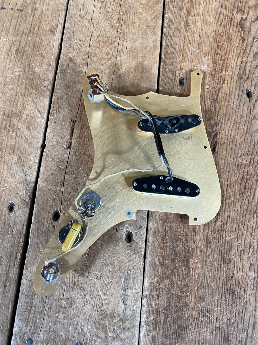 SOLD - Fender Duo Sonic 1958 Desert Sand - Mahar's Vintage Guitars