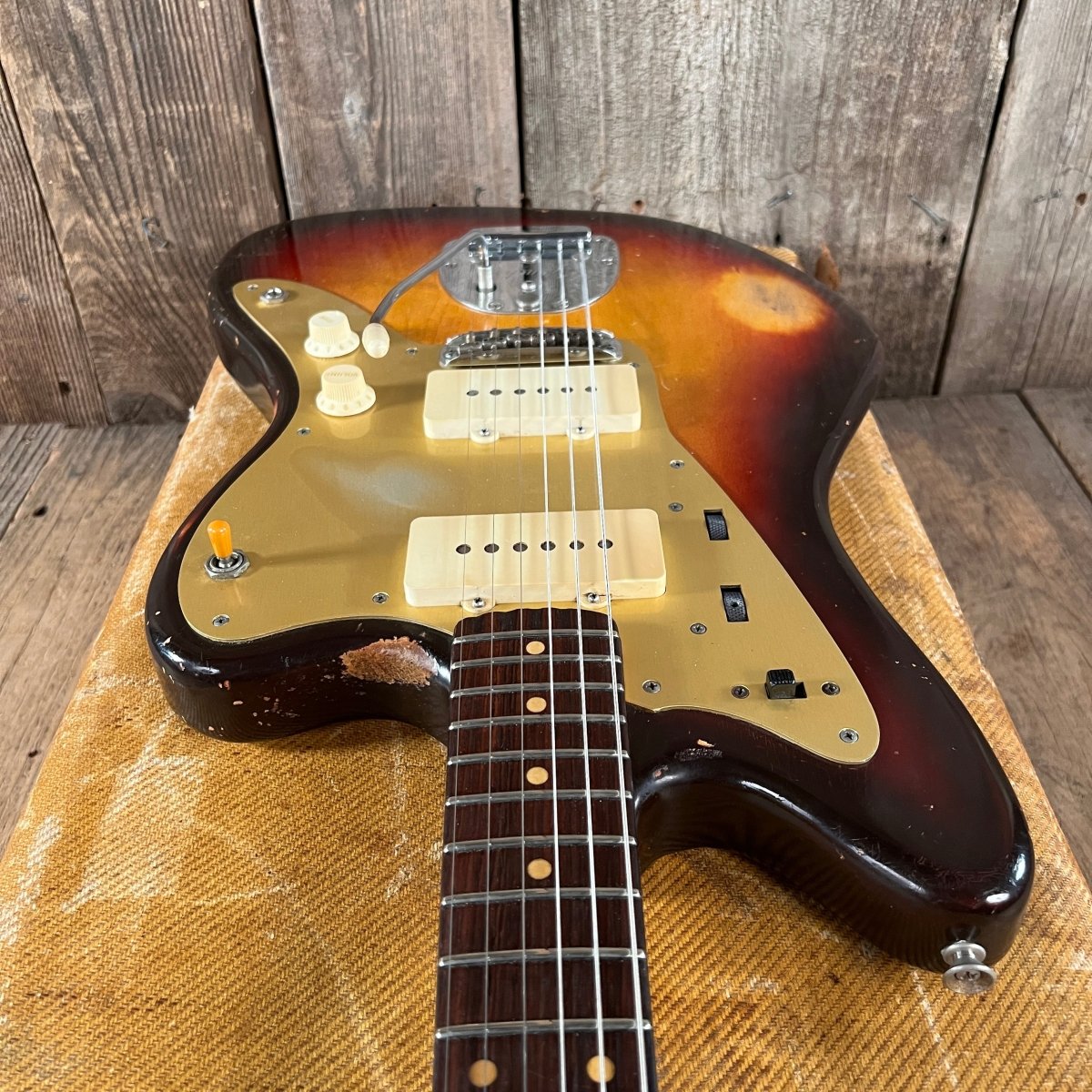 SOLD - Fender Jazzmaster 1959 Sunburst - Mahar's Vintage Guitars