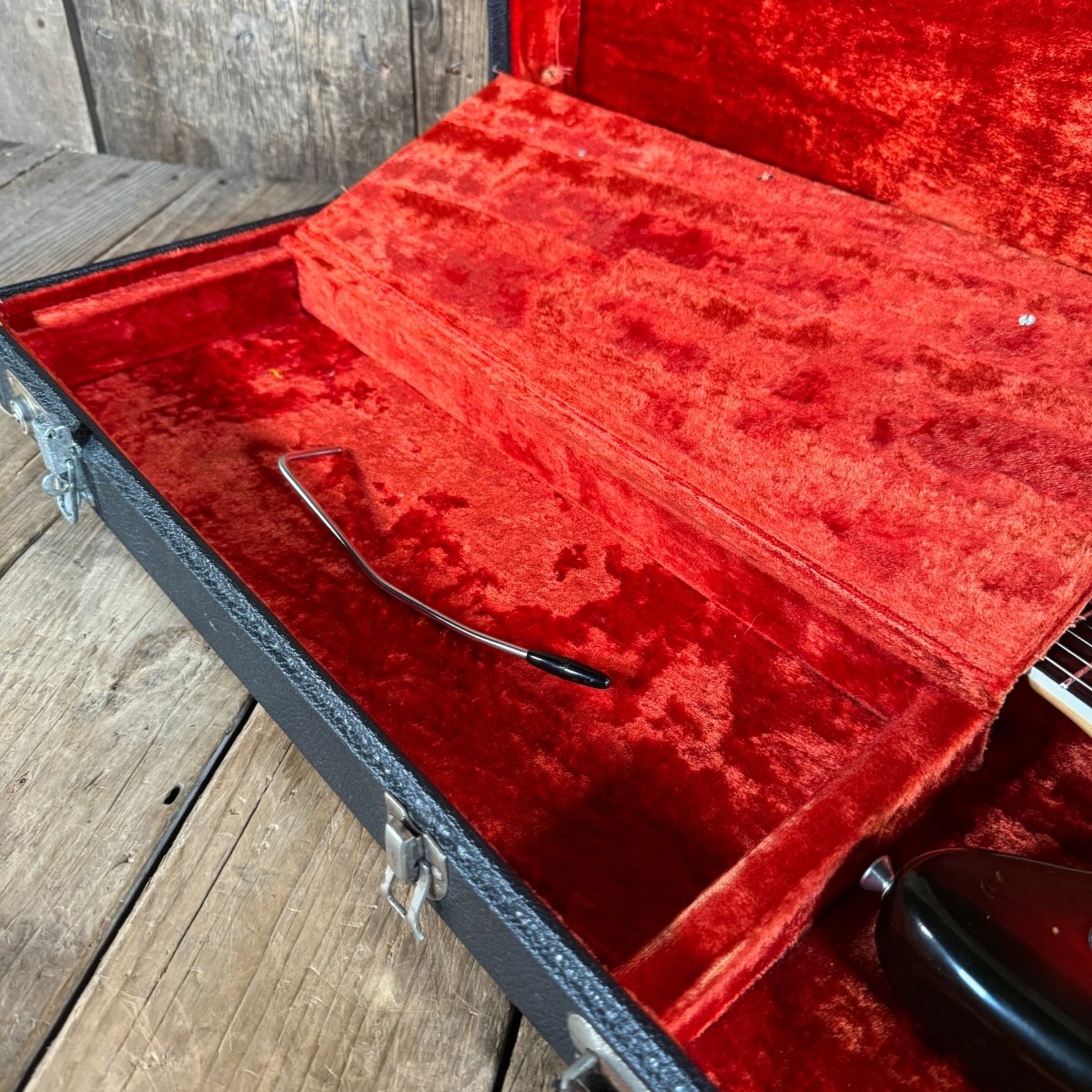 SOLD - Fender Jazzmaster Professionally Re - fretted 1978 Sunburst - Mahar's Vintage Guitars