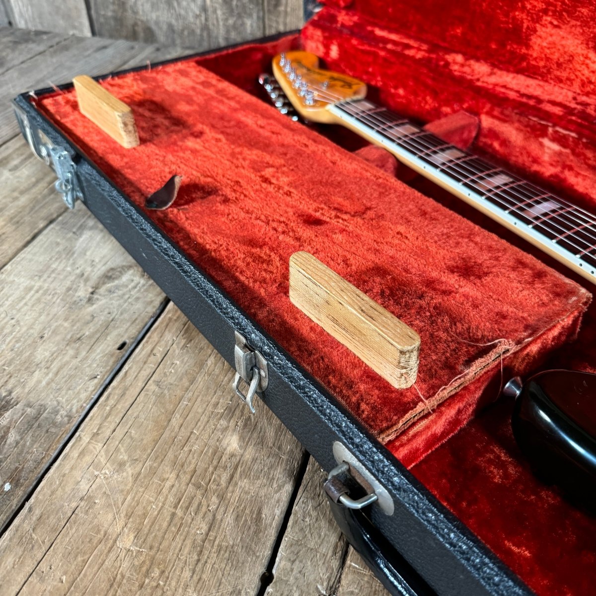 SOLD - Fender Jazzmaster Professionally Re - fretted 1978 Sunburst - Mahar's Vintage Guitars