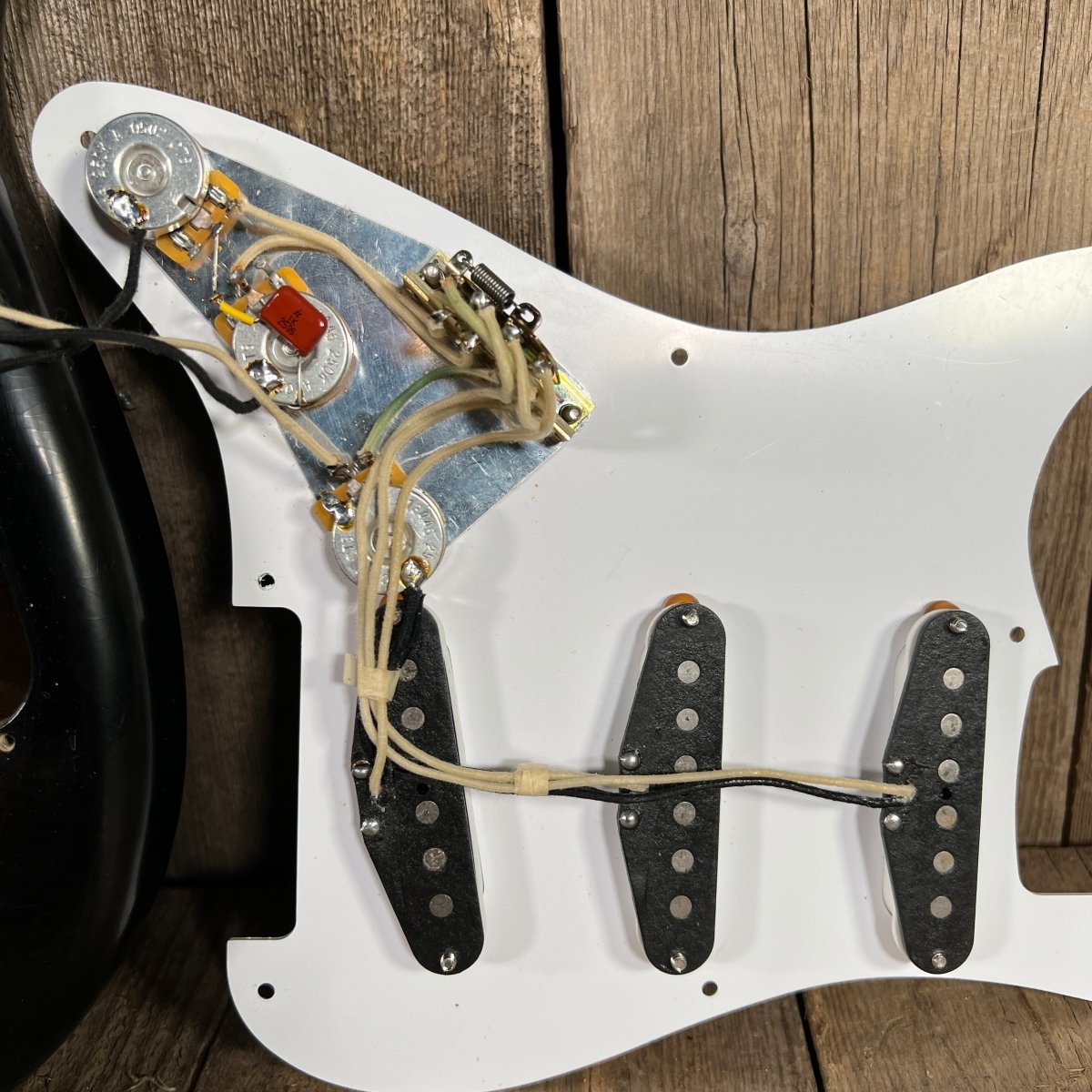 SOLD - Fender Masterbuilt Yuriy Shishkov Stratocaster 50th Anniversary Limited 2005 Sunburst - Mahar's Vintage Guitars