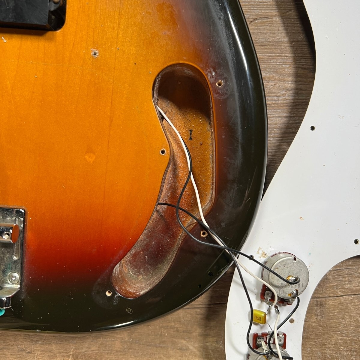 SOLD - Fender MIJ '62 Reissue Precision Bass PB - 62 1991 Sunburst - Mahar's Vintage Guitars