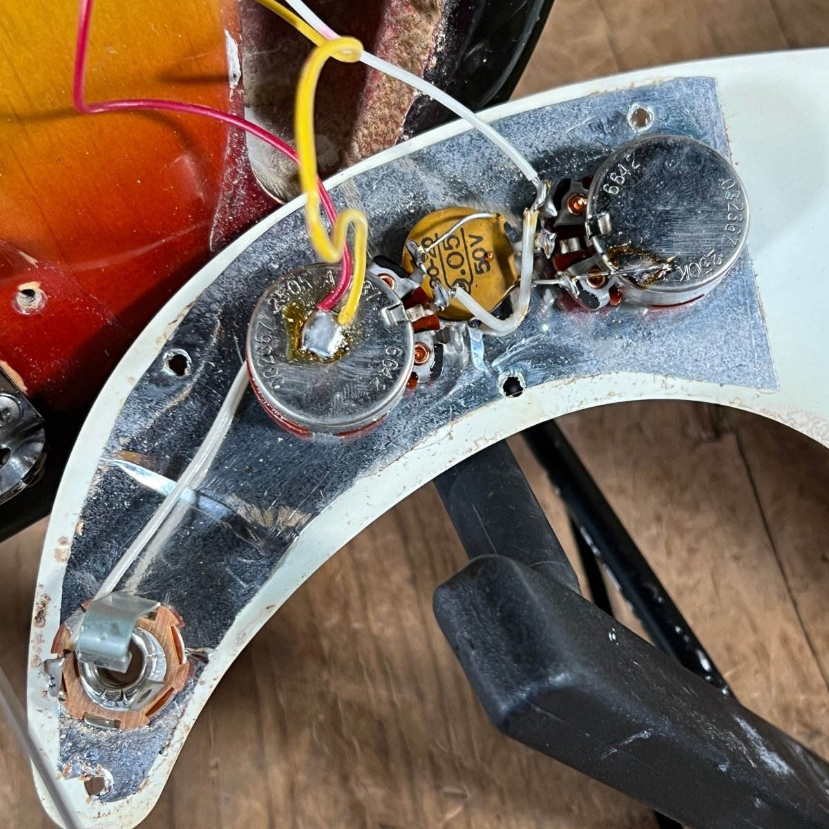 SOLD - Fender Precision Bass 1970 Sunburst - Mahar's Vintage Guitars