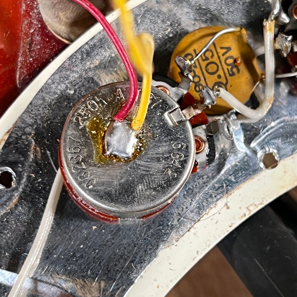 SOLD - Fender Precision Bass 1970 Sunburst - Mahar's Vintage Guitars