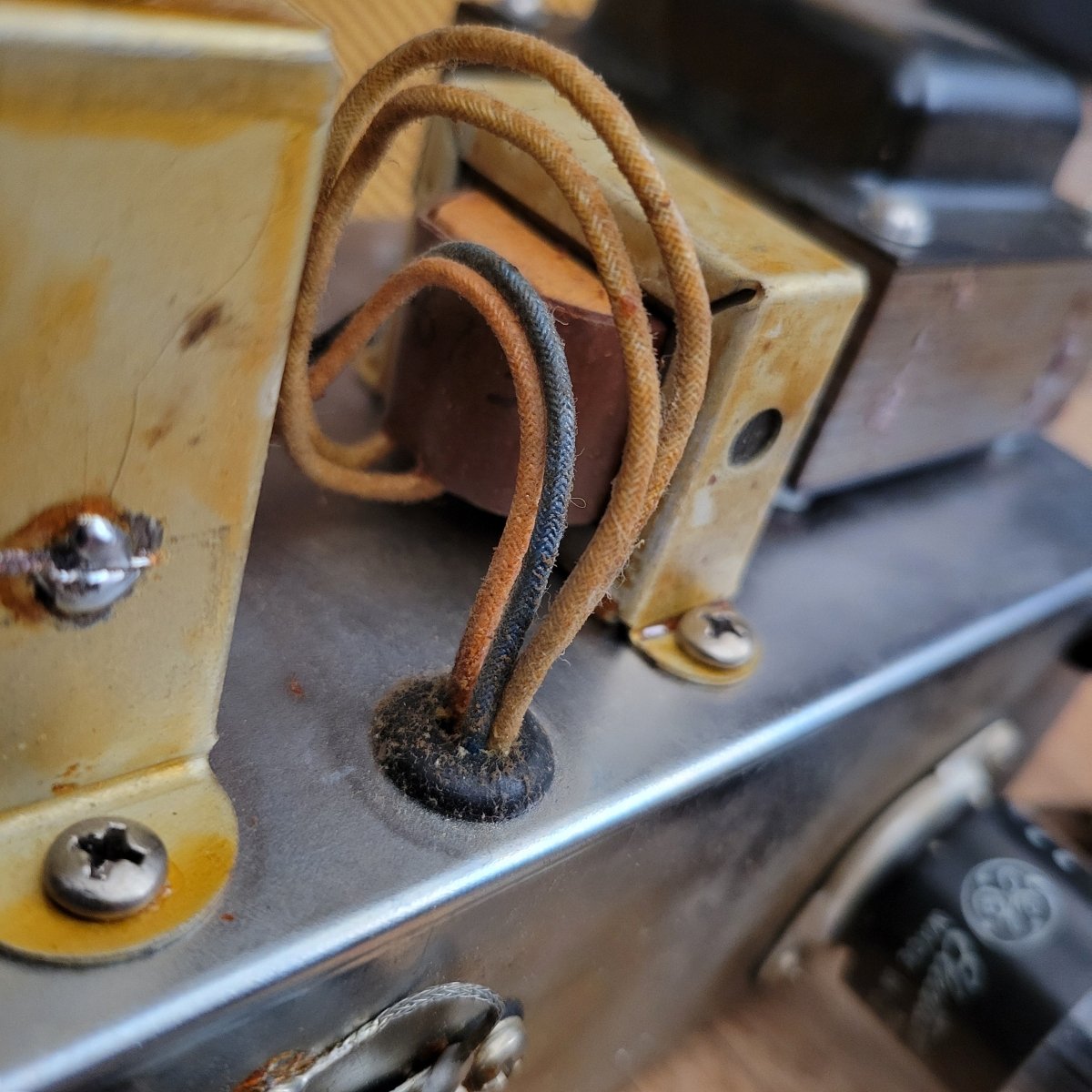 SOLD - Fender Princeton Tweed 5E2 1955 Rare Early Narrow Panel Variant Large Cabinet - Mahar's Vintage Guitars