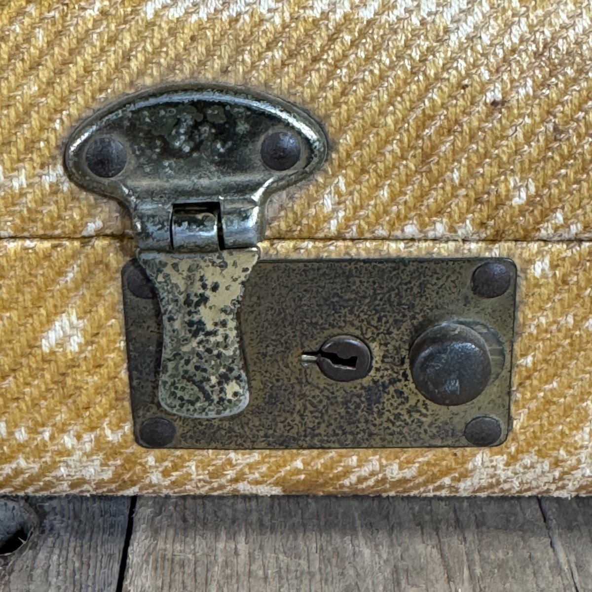 SOLD - Fender Stratocaster 1957 Sunburst - Mahar's Vintage Guitars