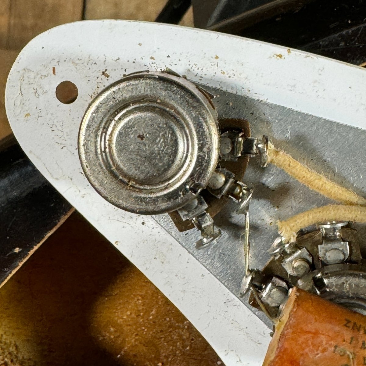 SOLD - Fender Stratocaster 1957 Sunburst - Mahar's Vintage Guitars