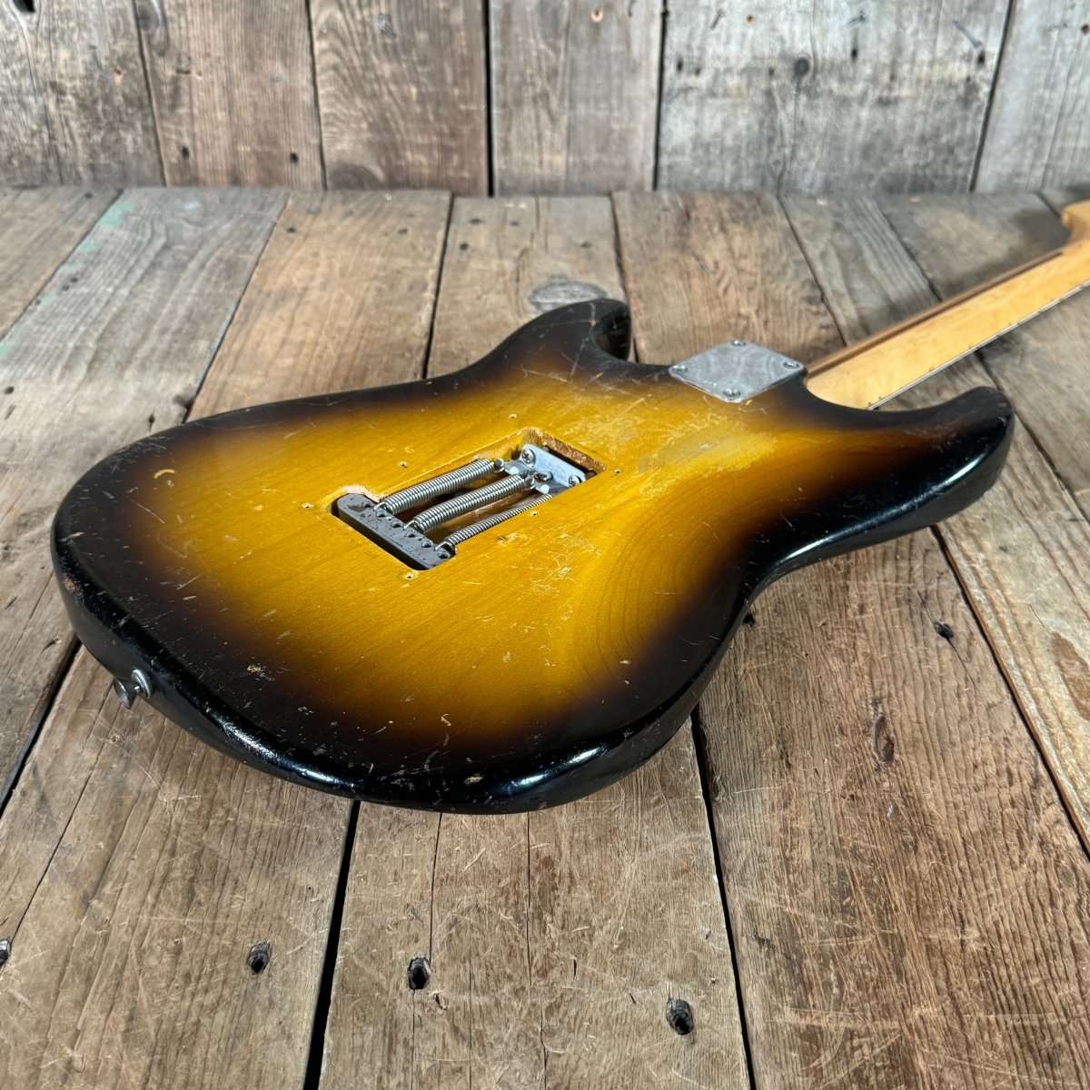 SOLD - Fender Stratocaster 1957 Sunburst - Mahar's Vintage Guitars