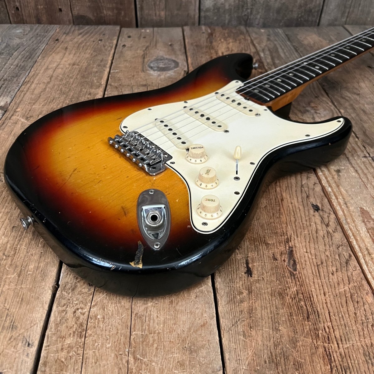 SOLD - Fender Stratocaster 1966 Refret Sunburst - Mahar's Vintage Guitars