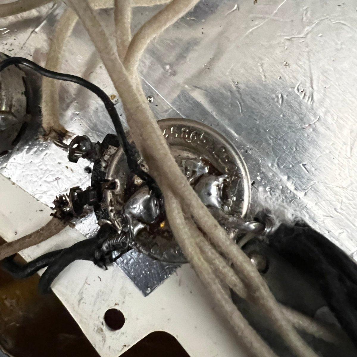 SOLD - Fender Stratocaster 1966 Refret Sunburst - Mahar's Vintage Guitars