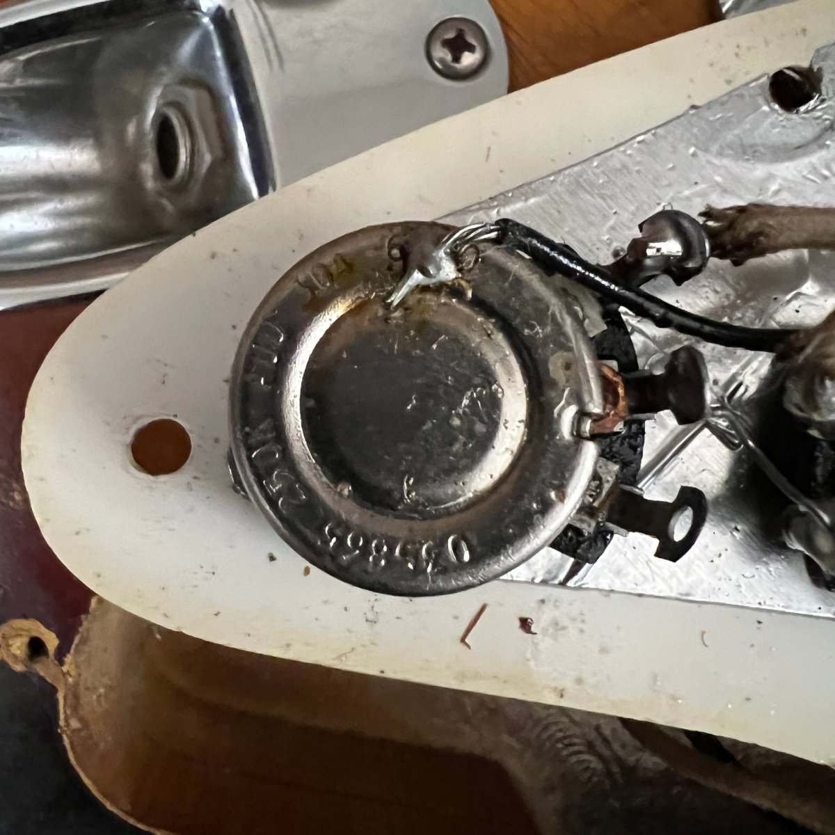 SOLD - Fender Stratocaster 1966 Refret Sunburst - Mahar's Vintage Guitars