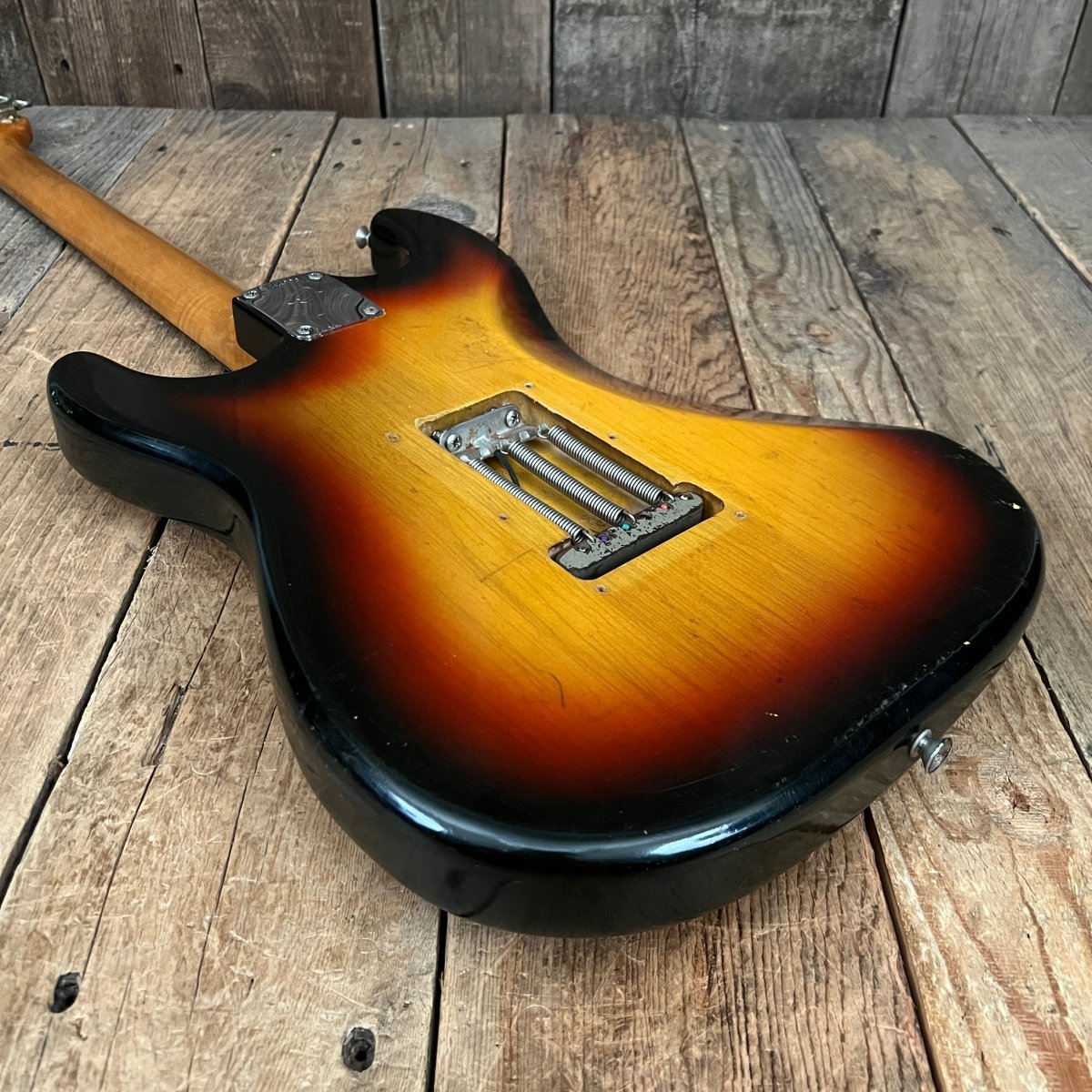 SOLD - Fender Stratocaster 1966 Refret Sunburst - Mahar's Vintage Guitars