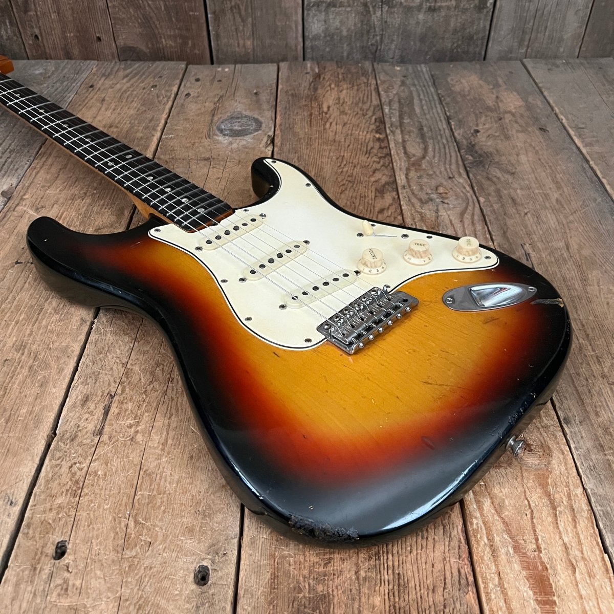 SOLD - Fender Stratocaster 1966 Refret Sunburst - Mahar's Vintage Guitars