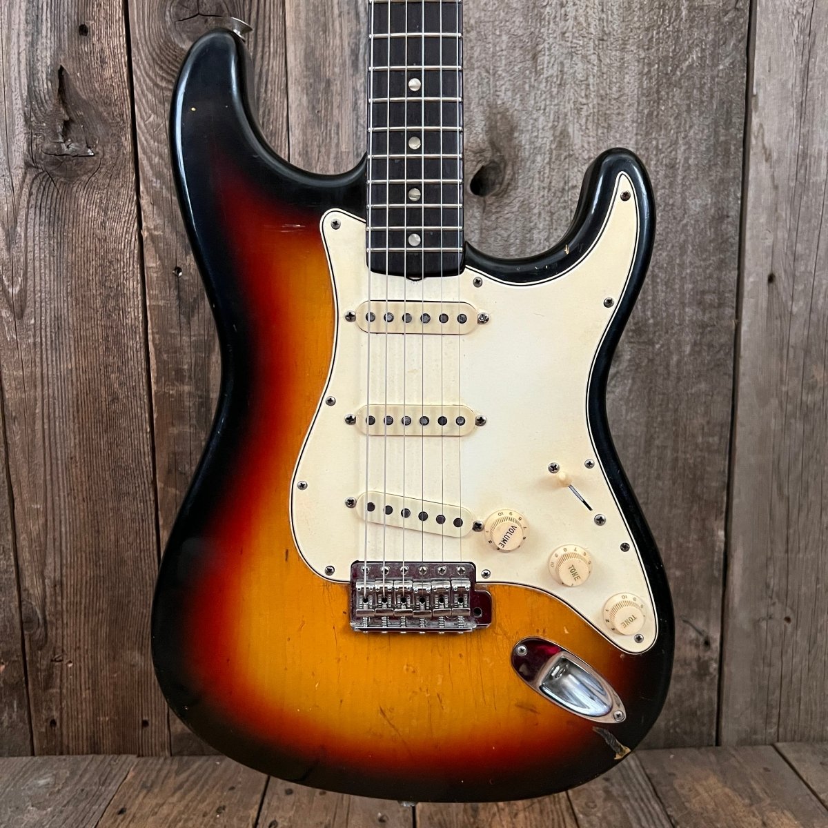 SOLD - Fender Stratocaster 1966 Refret Sunburst - Mahar's Vintage Guitars