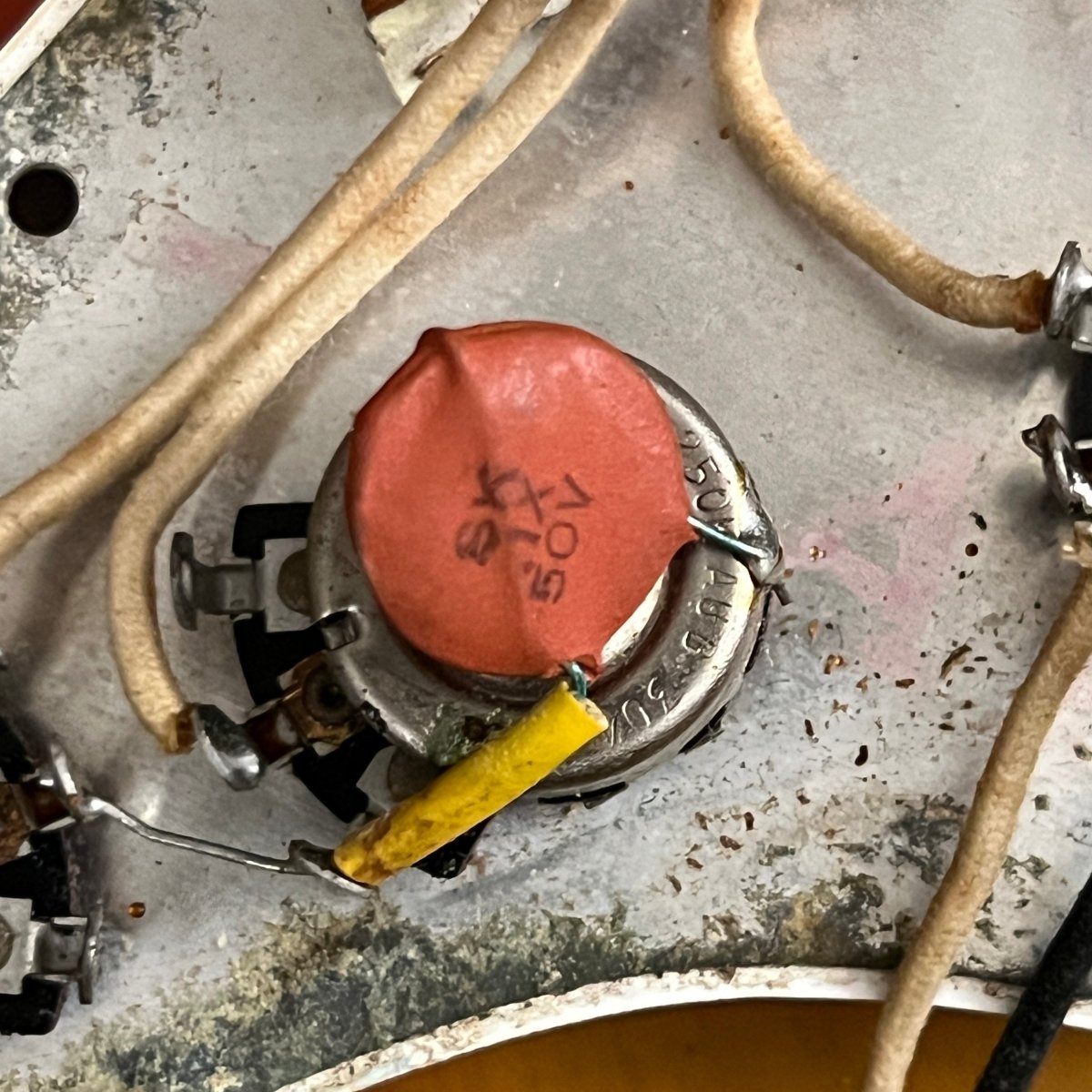 SOLD - Fender Stratocaster 1966 Sunburst - Mahar's Vintage Guitars