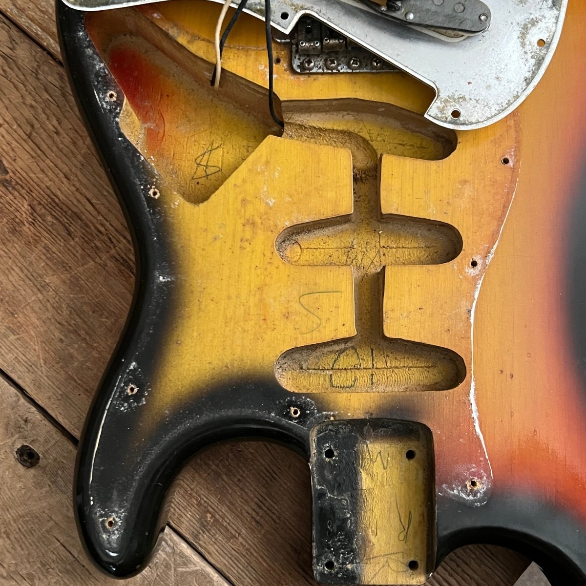 SOLD - Fender Stratocaster 1966 Sunburst - Mahar's Vintage Guitars