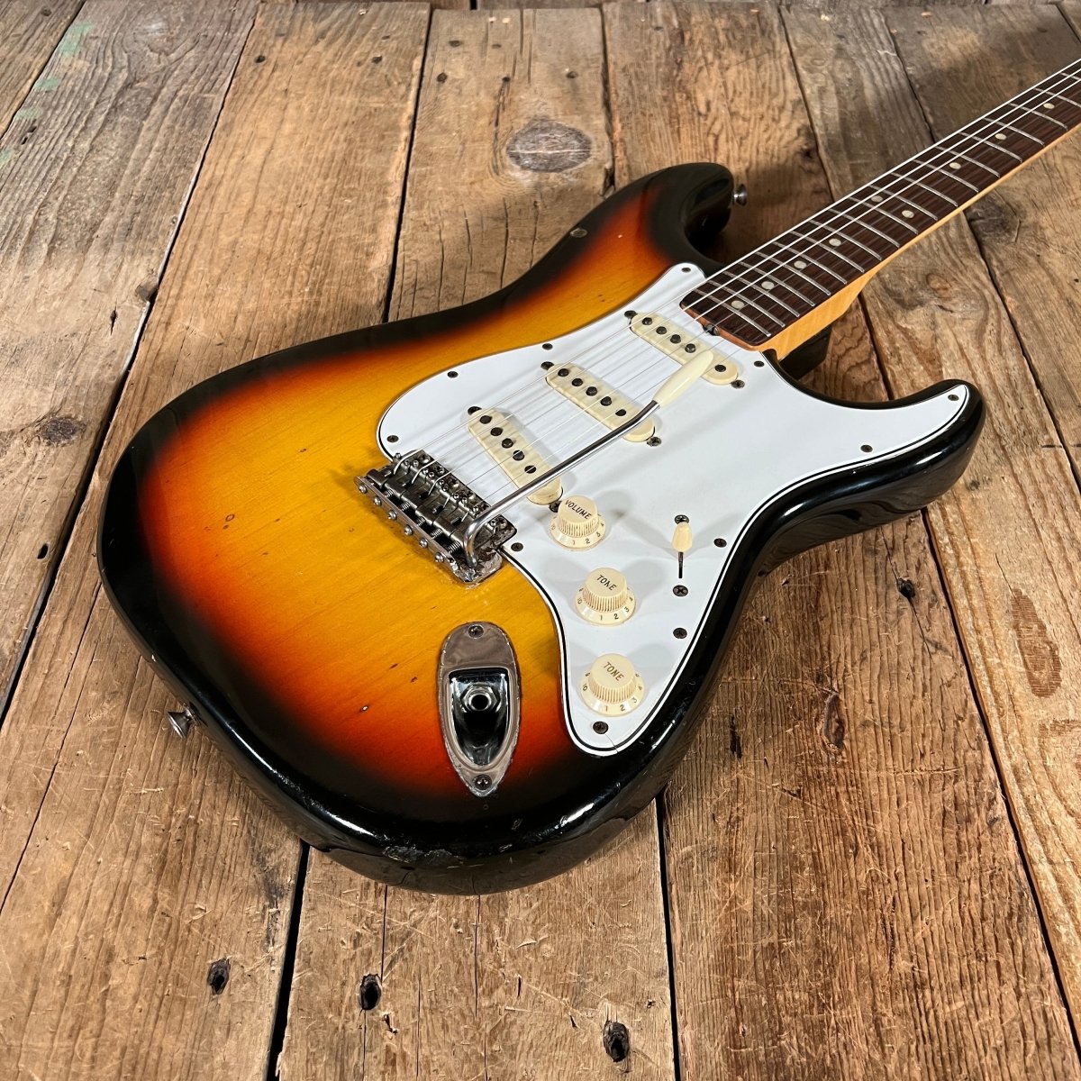 SOLD - Fender Stratocaster 1966 Sunburst - Mahar's Vintage Guitars