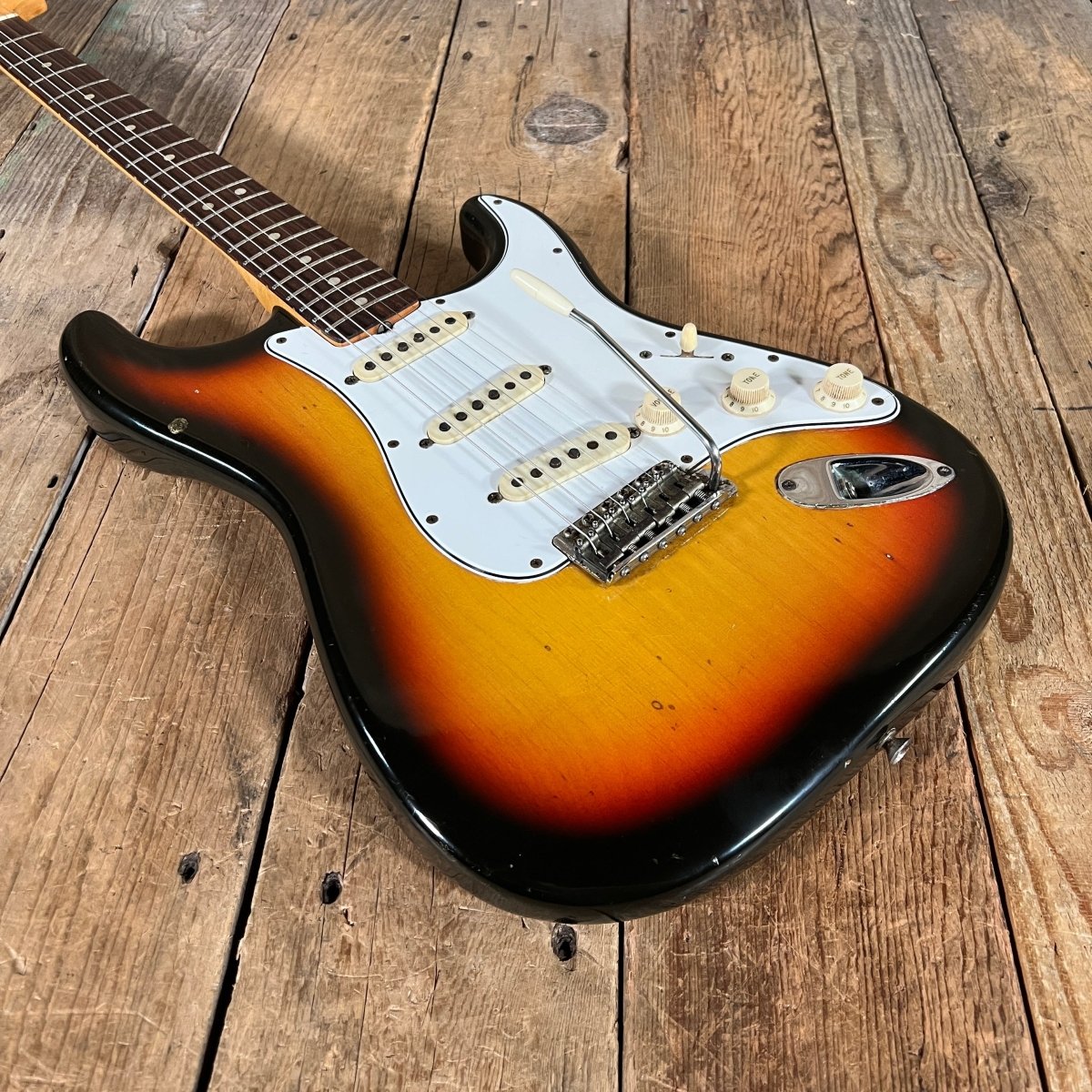 SOLD - Fender Stratocaster 1966 Sunburst - Mahar's Vintage Guitars