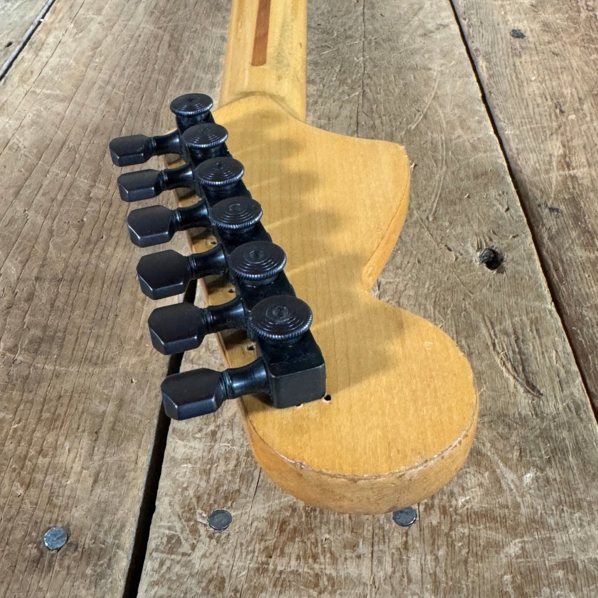 SOLD - Fender Stratocaster 1973 Sunburst Hardtail - Mahar's Vintage Guitars