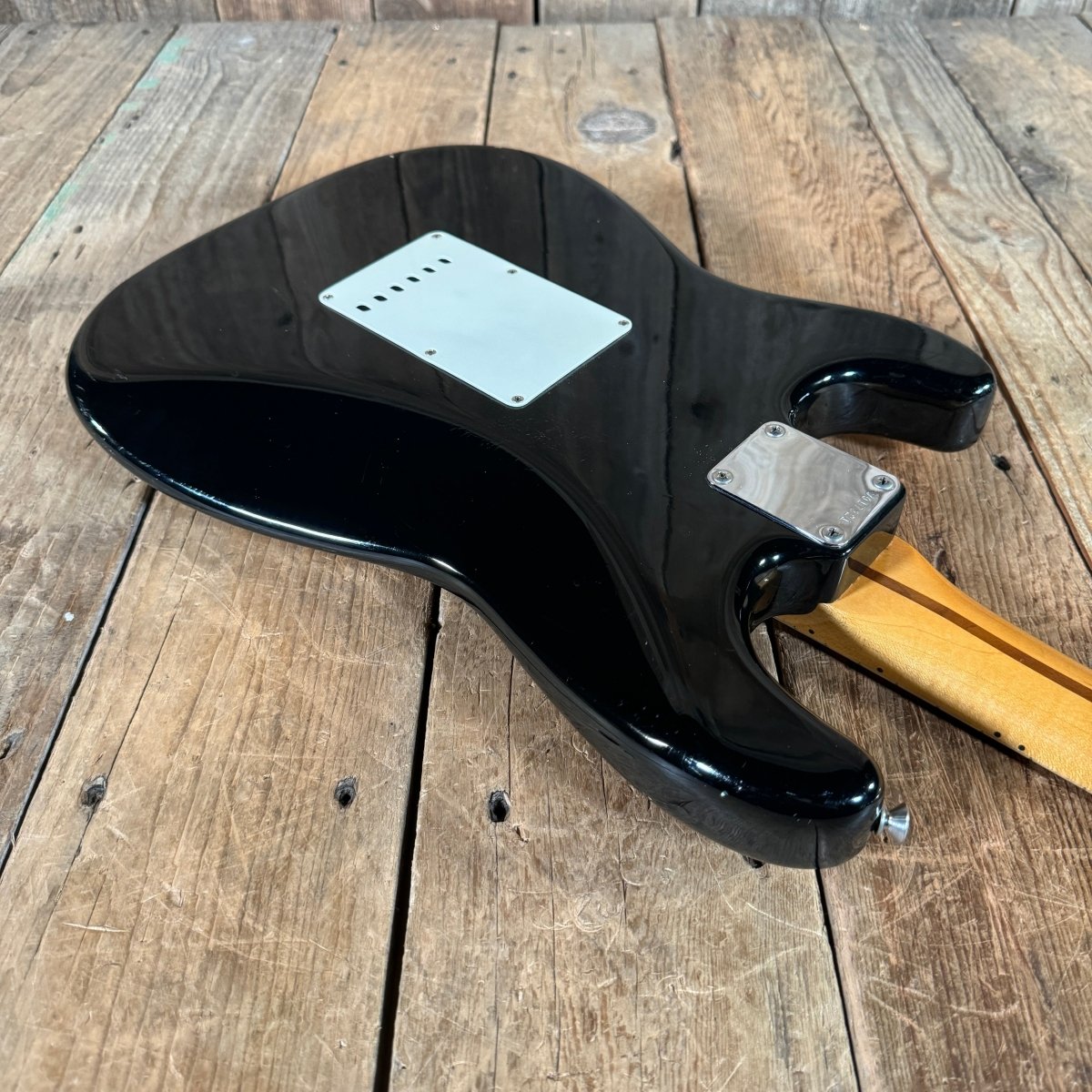 SOLD - Fender Stratocaster AVRI 57 Reissue 1986 Black - Mahar's Vintage Guitars