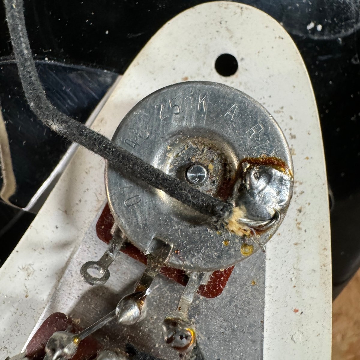 SOLD - Fender Stratocaster AVRI 57 Reissue 1986 Black - Mahar's Vintage Guitars