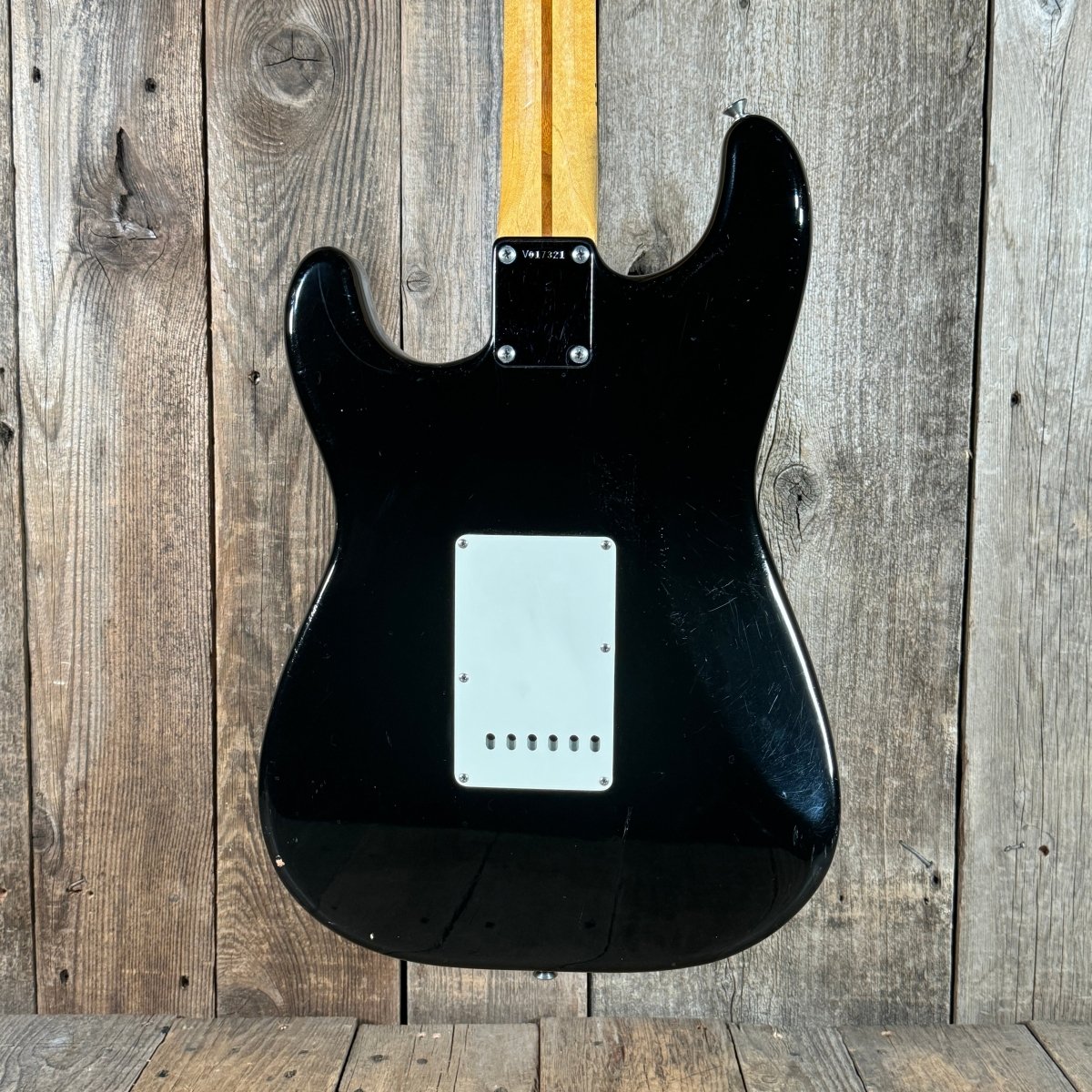 SOLD - Fender Stratocaster AVRI 57 Reissue 1986 Black - Mahar's Vintage Guitars