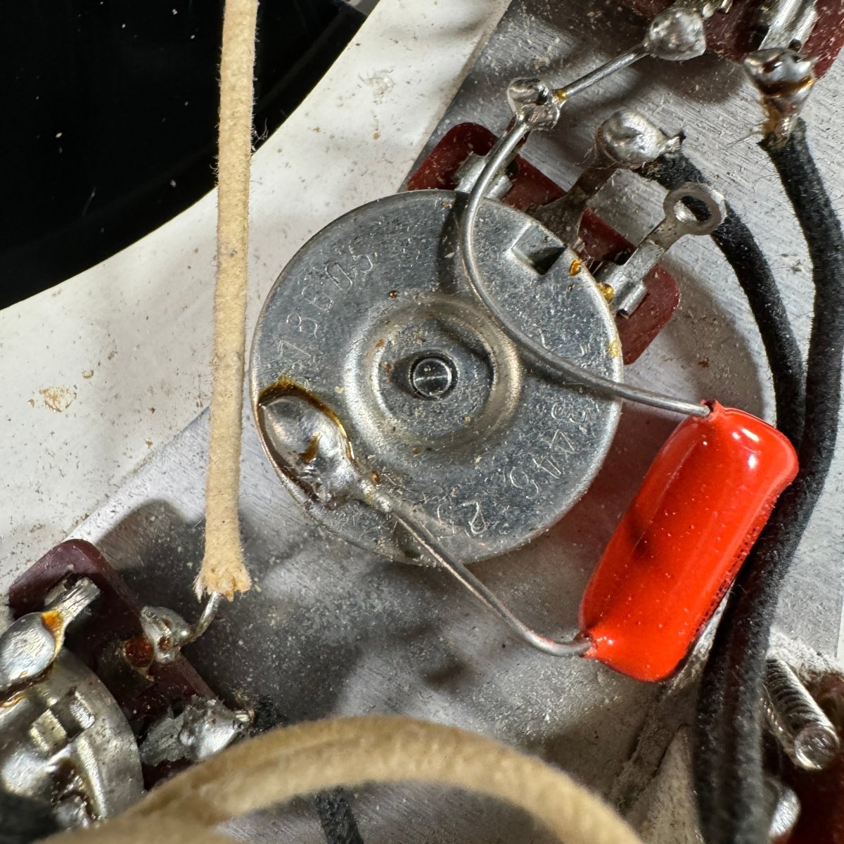 SOLD - Fender Stratocaster AVRI 57 Reissue 1986 Black - Mahar's Vintage Guitars