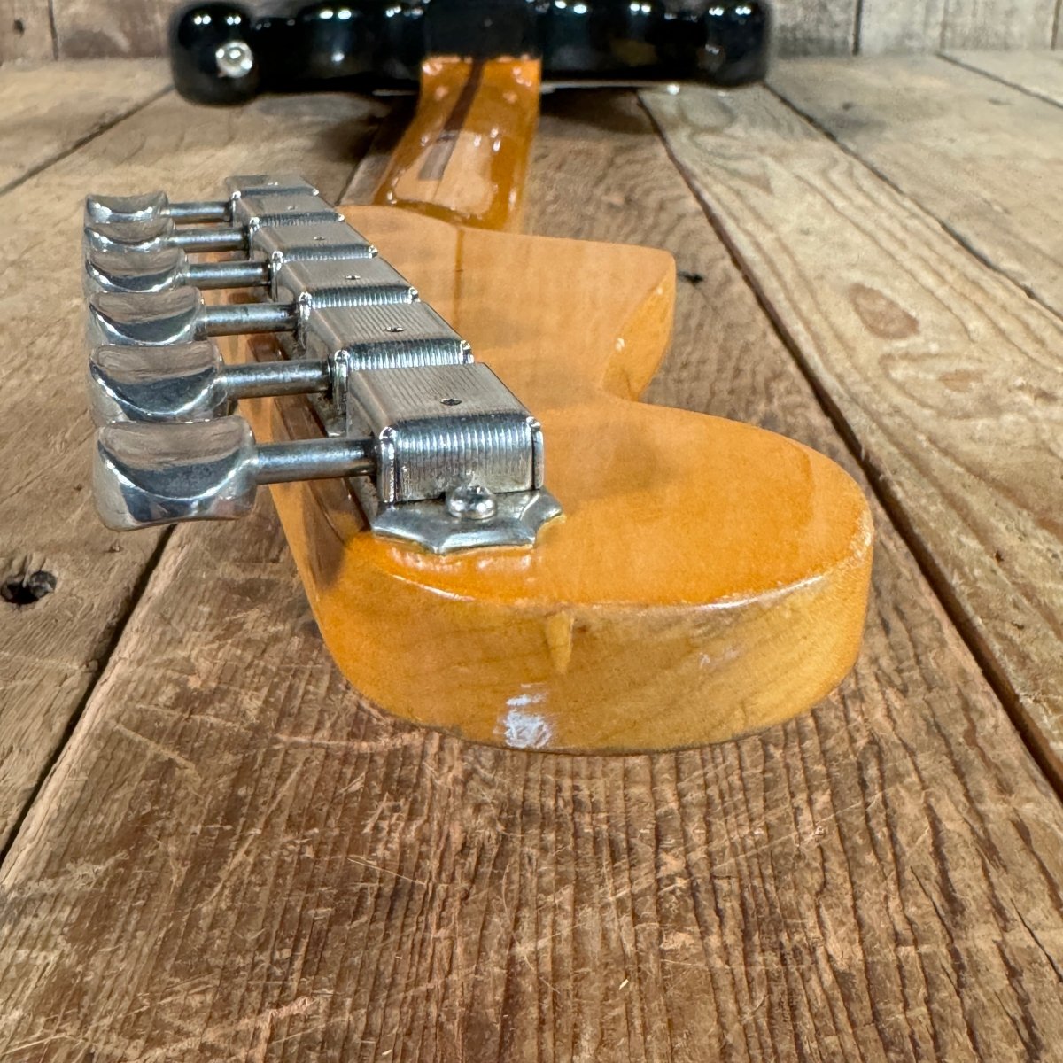 SOLD - Fender Stratocaster AVRI 57 Reissue 1986 Black - Mahar's Vintage Guitars