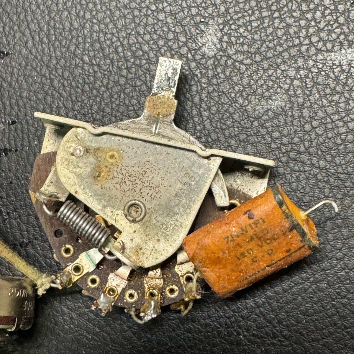 SOLD - Fender Telecaster 1958 Blonde December 1957 V neck January 1958 body - Mahar's Vintage Guitars