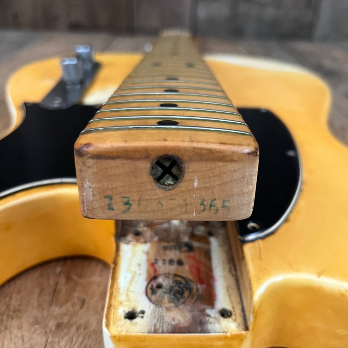 SOLD - Fender Telecaster 1976 Olympic White - Mahar's Vintage Guitars