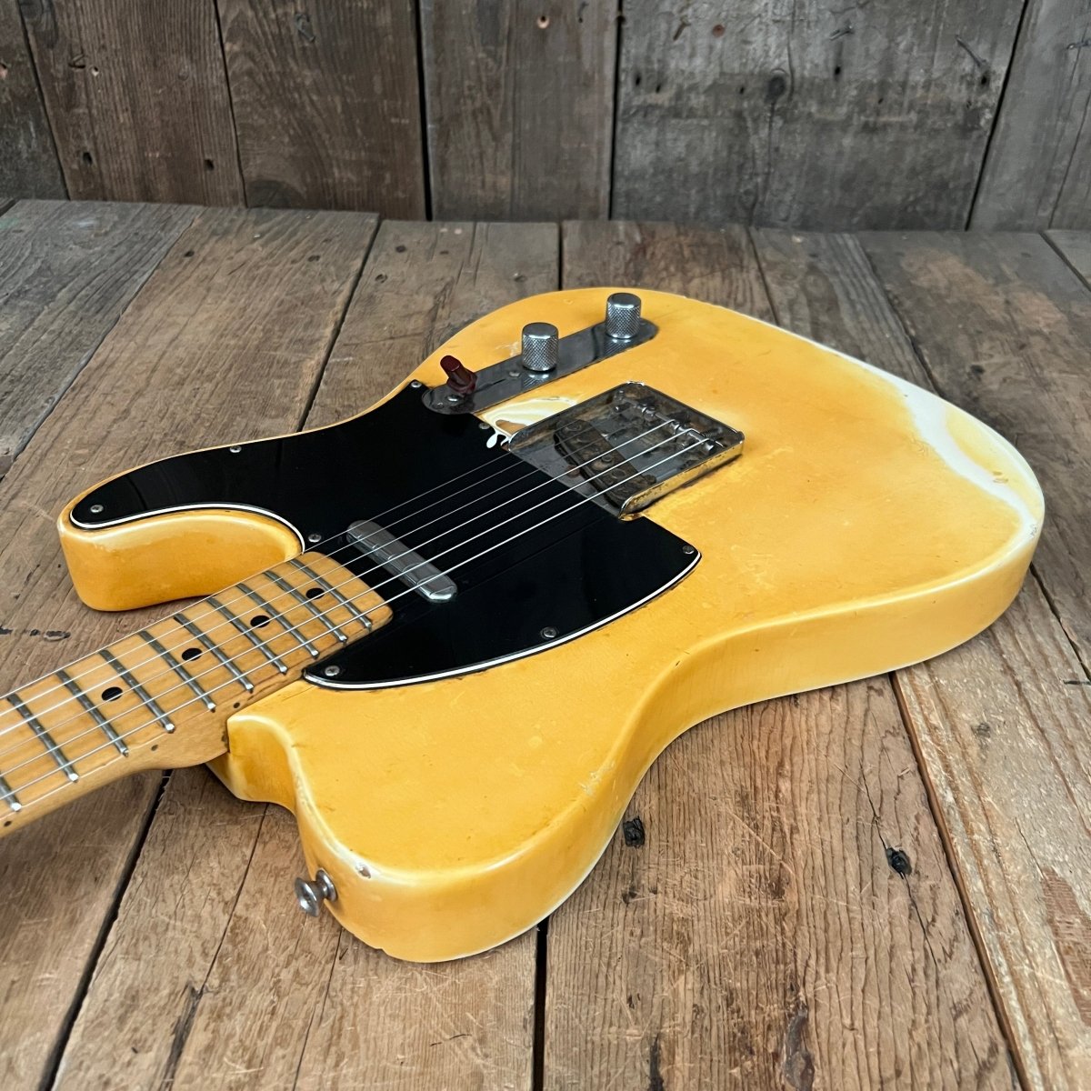 SOLD - Fender Telecaster 1976 Olympic White - Mahar's Vintage Guitars