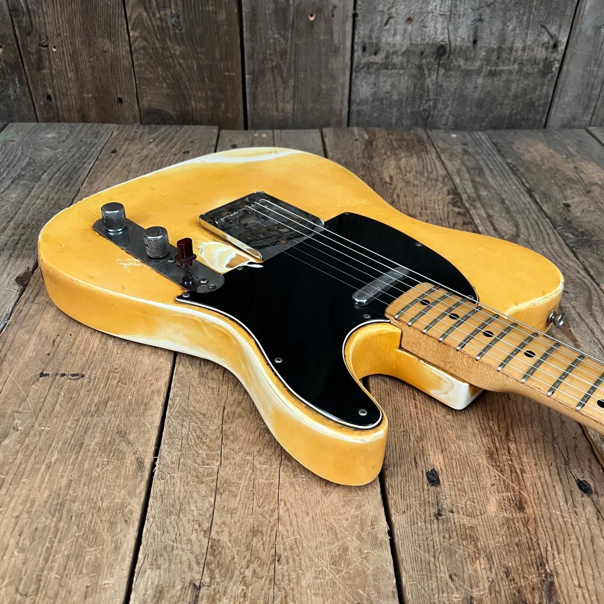 SOLD - Fender Telecaster 1976 Olympic White - Mahar's Vintage Guitars