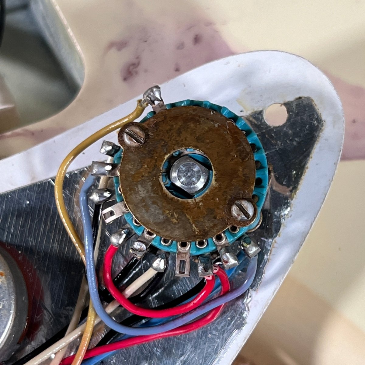 SOLD - Fender "The Strat" 1983 Olympic White - Mahar's Vintage Guitars