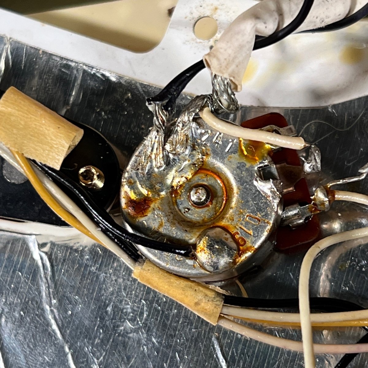 SOLD - Fender "The Strat" 1983 Olympic White - Mahar's Vintage Guitars