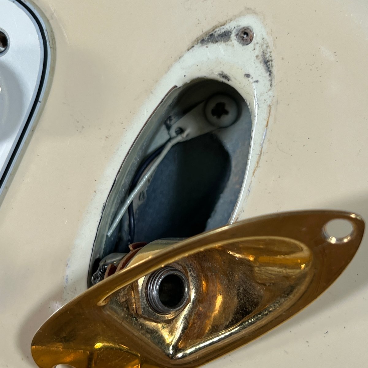 SOLD - Fender "The Strat" 1983 Olympic White - Mahar's Vintage Guitars