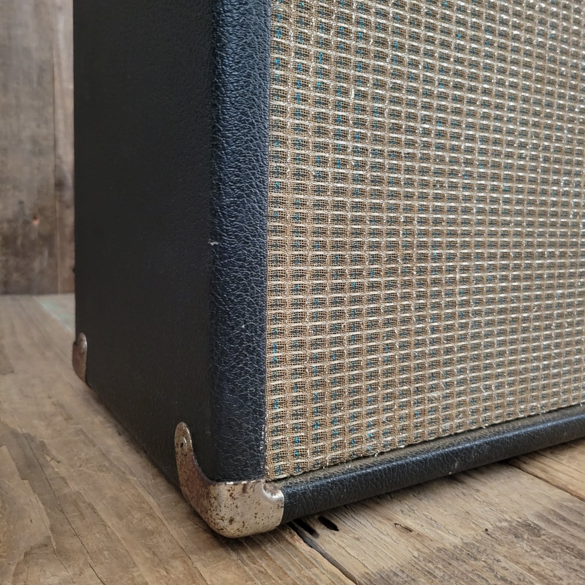 SOLD - Fender Vibrolux Reverb Vintage Guitar Amplifier 1970 - Mahar's Vintage Guitars