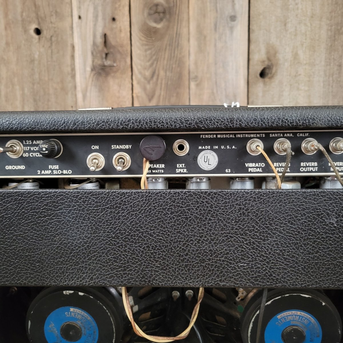 SOLD - Fender Vibrolux Reverb Vintage Guitar Amplifier 1970 - Mahar's Vintage Guitars