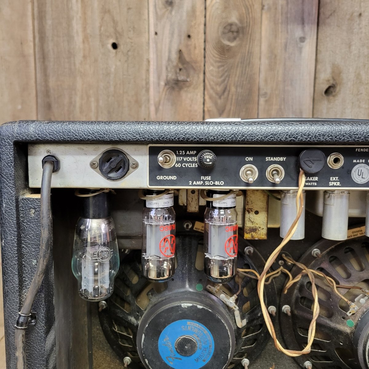 SOLD - Fender Vibrolux Reverb Vintage Guitar Amplifier 1970 - Mahar's Vintage Guitars