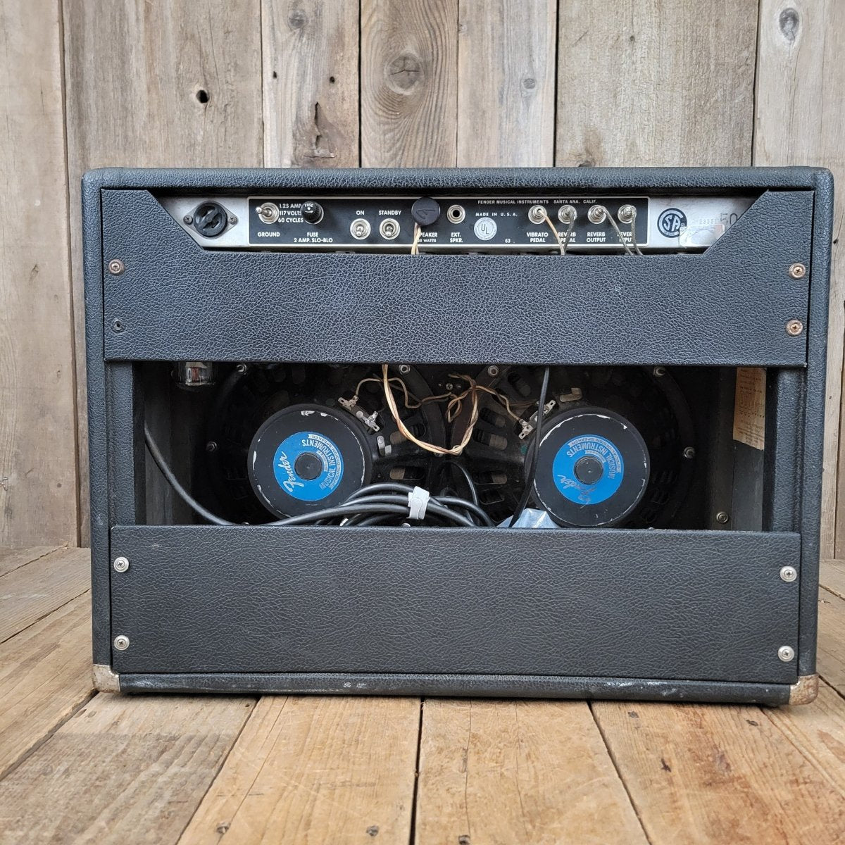 SOLD - Fender Vibrolux Reverb Vintage Guitar Amplifier 1970 - Mahar's Vintage Guitars