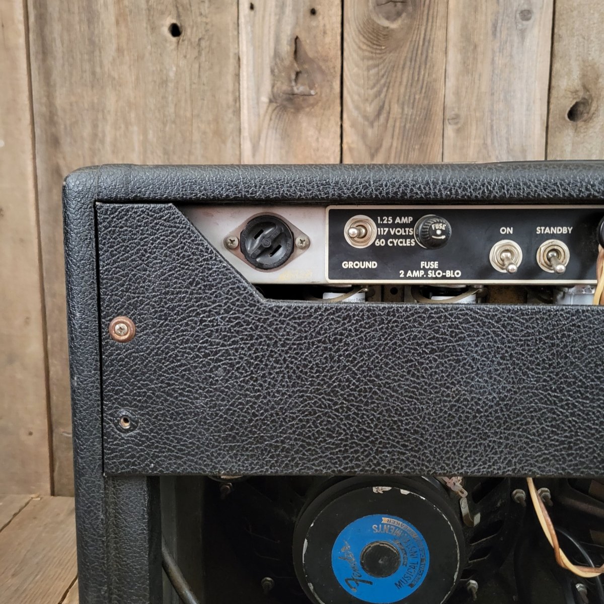 SOLD - Fender Vibrolux Reverb Vintage Guitar Amplifier 1970 - Mahar's Vintage Guitars