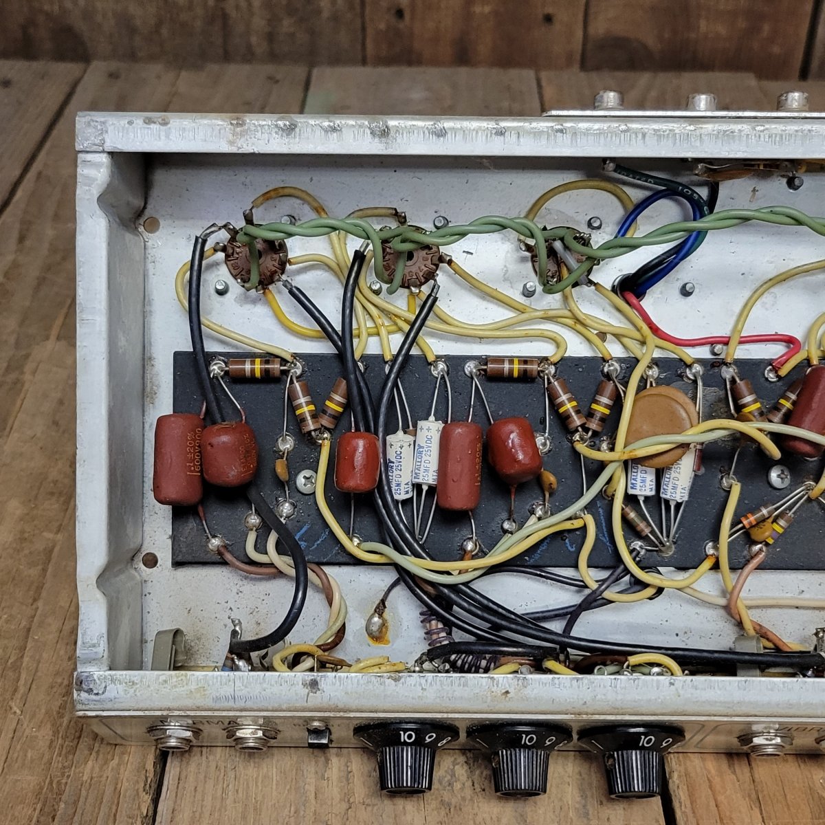 SOLD - Fender Vibrolux Reverb Vintage Guitar Amplifier 1970 - Mahar's Vintage Guitars